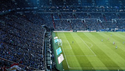 开云体育连接-纽卡斯尔后场出球更流畅形成反击基础，纽卡斯尔首发阵容