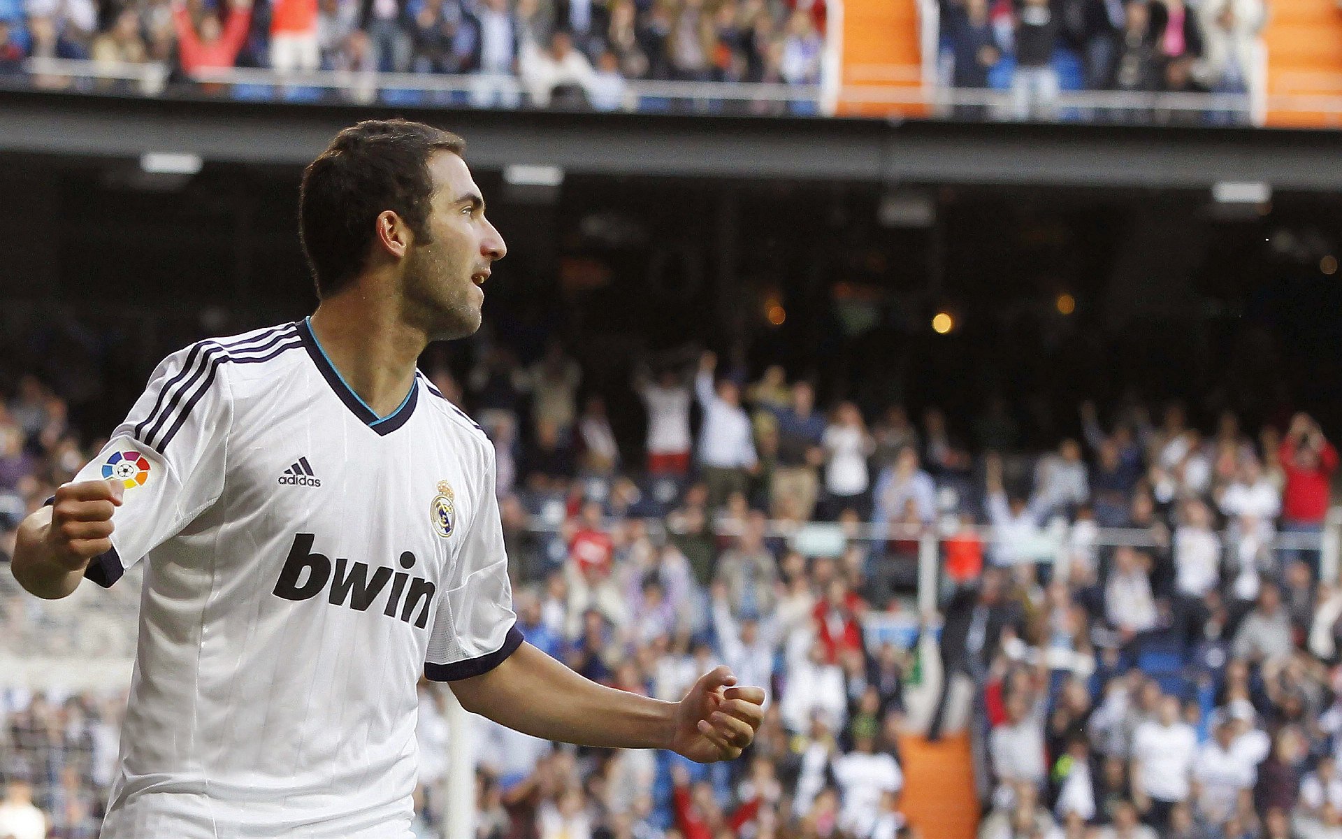 赫罗纳利用快速渗透撕裂防线体系，赫罗纳利用快速渗透撕裂防线体系的原因是